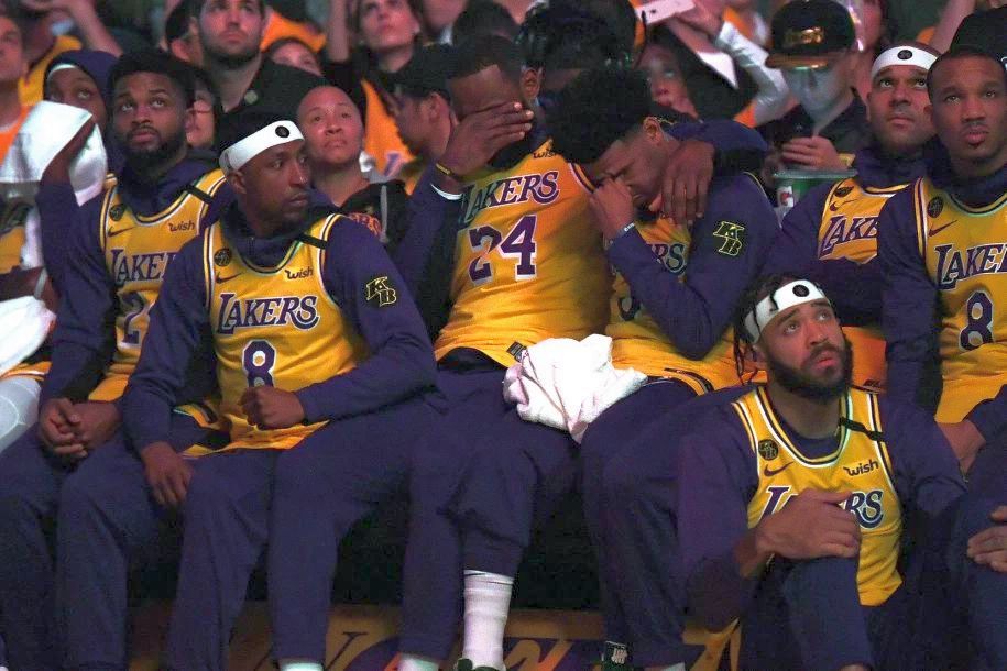 Lacrimi de durere! Kobe Bryant, omagiat de Lakers - ddd-1580554329.jpg