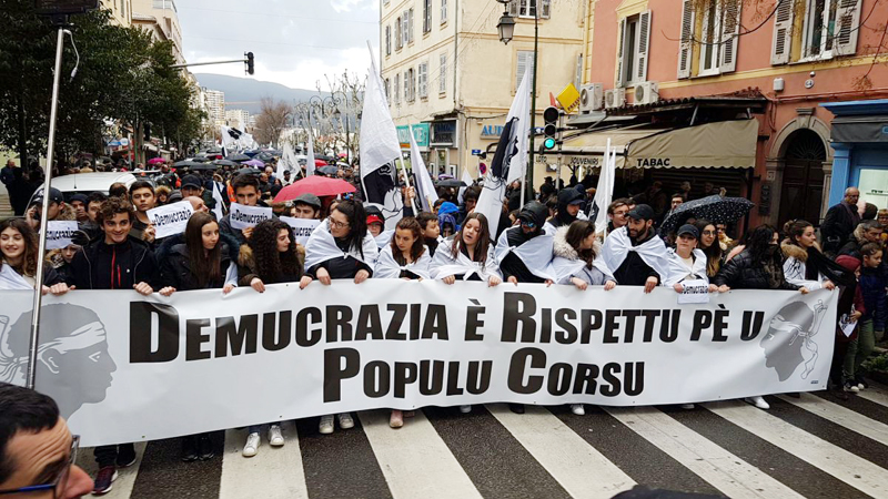 Demonstrații în Corsica, în favoarea autonomiei, înaintea vizitei președintelui Macron - demonstratii-1517750338.jpg