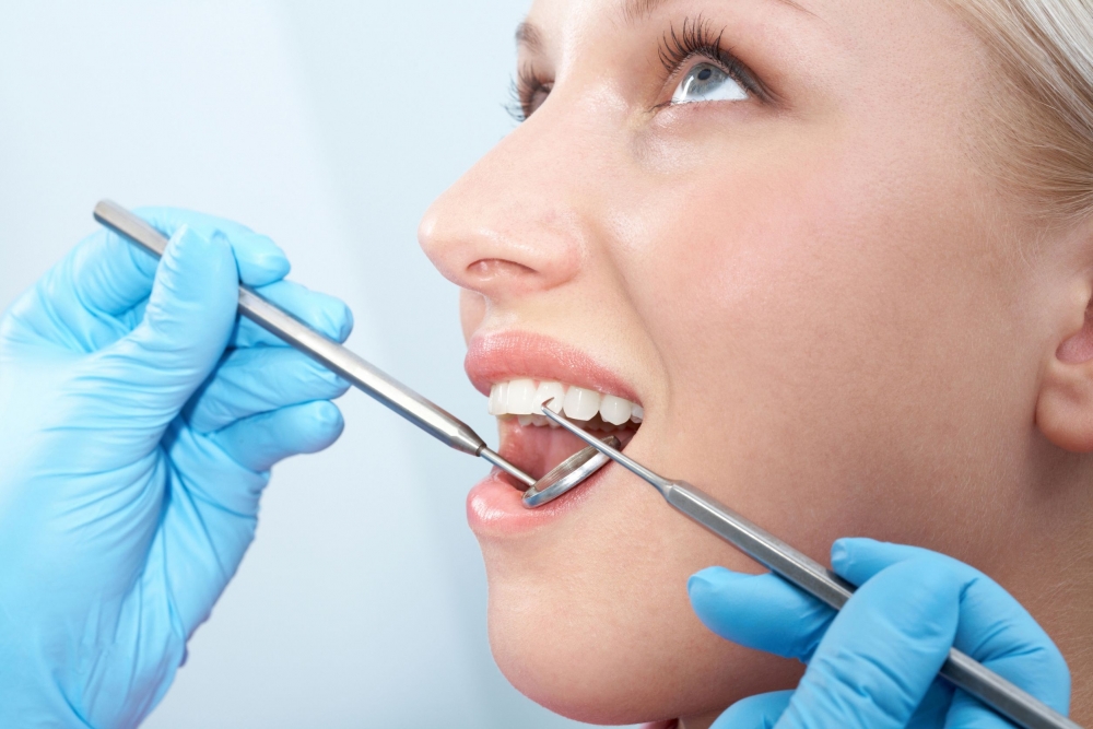 Vizita la dentist,  pericol pentru sănătate? - dentist-1365383803.jpg
