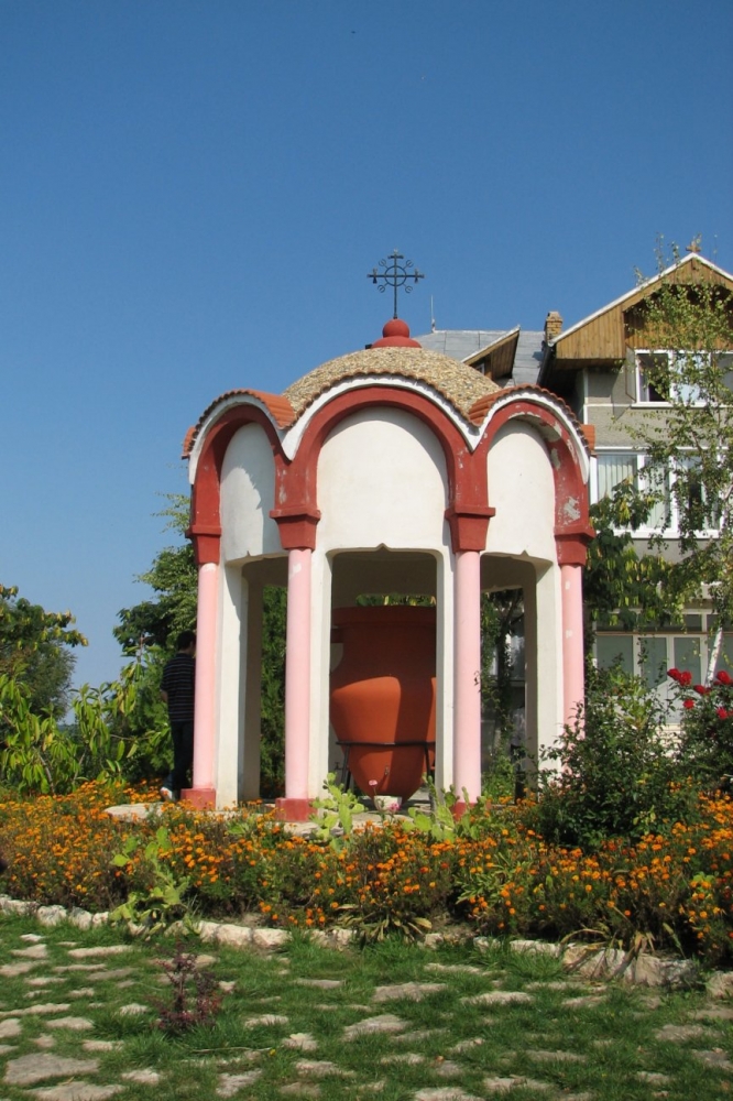 Turism religios la malul Mării Negre. Mânăstirea Dervent, un loc plin de energie - dervent016-1405417421.jpg