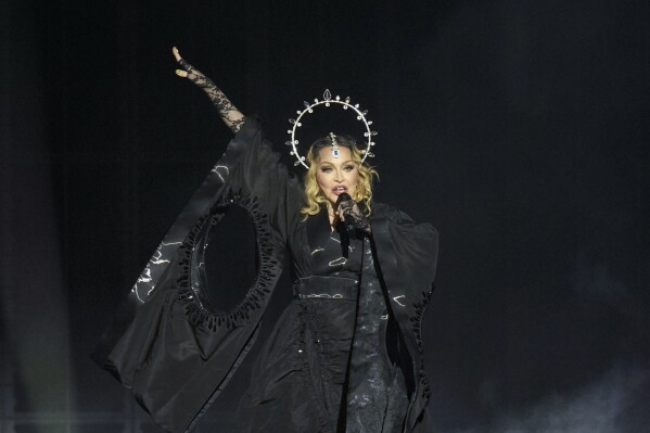 Concertul gratuit susținut de Madonna pe plaja Copacabana a atras 1,6 milioane de oameni - descarcare-1714907085.jfif