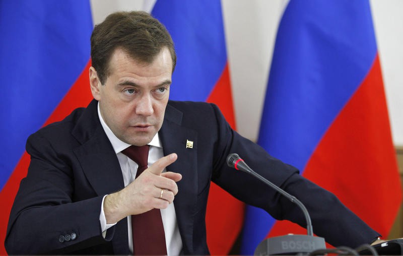 Medvedev: Noi nu luptăm în Siria pentru anumiți lideri, ci apărăm interesele naționale ruse - dmitrimedvedev-1445156643.jpg