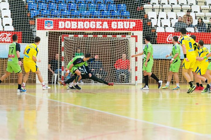 HC Dobrogea Sud a câștigat amicalul cu AHC Dunărea Călărași - do-1447960639.jpg