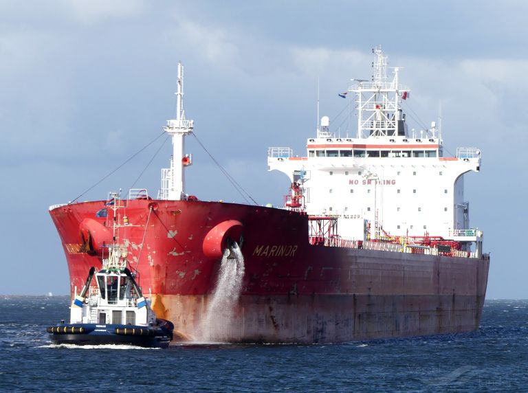 Docherii din porturile de la Marea Nordului refuză să descarce o navă cu petrol rusesc - docheriidinporturiledelamareanor-1651407080.jpg