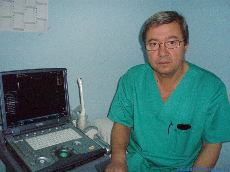 Un medic gineolog a făcut infarct în timp ce opera o pacientă - doctor-1524494179.jpg