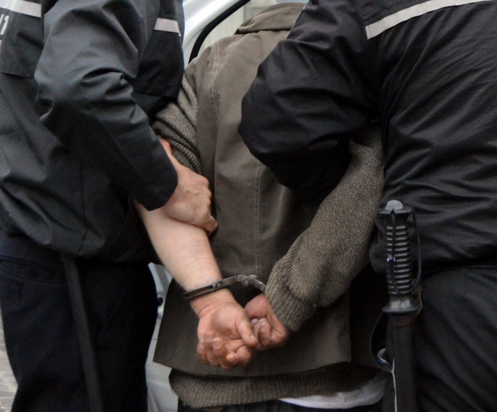 Doi bărbaţi din Constanţa, arestaţi pentru trafic de migranţi - doi-1623664376.jpg