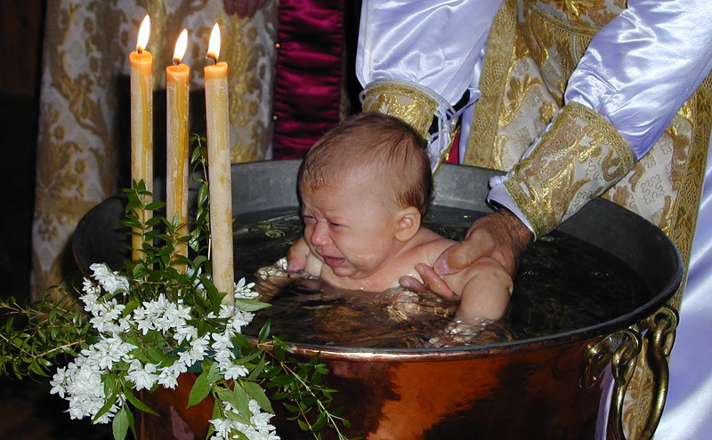 Doi copii aflați în asistență maternală, botezați, sâmbătă, la Cumpăna - doicopiibotez-1391189018.jpg