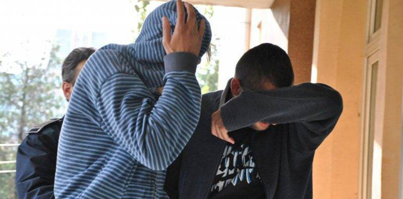 Doi tineri, reținuți după un furt din locuința unei femei - doitineri-1518970922.jpg