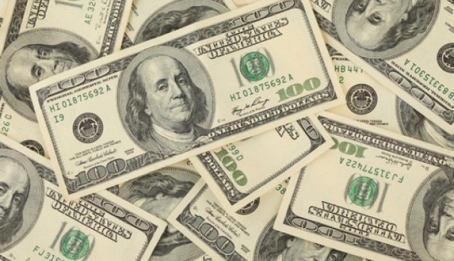 Dolarul american nu se mai oprește din cădere - dolar11353327635-1355830886.jpg