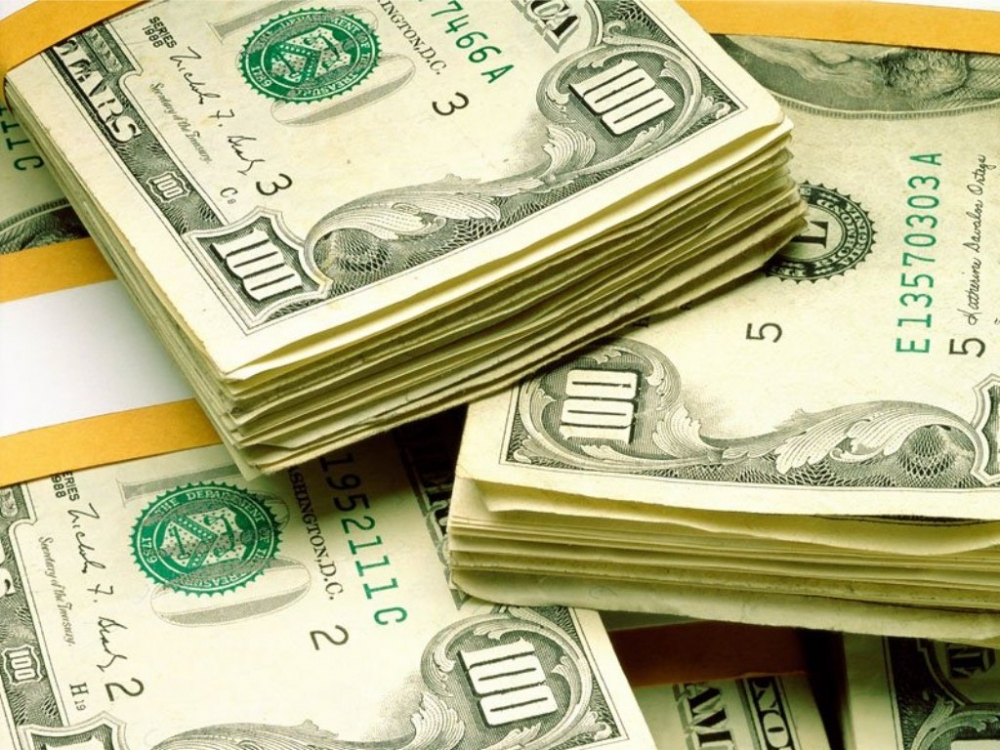 Dolarul american rămâne la 3,31 lei - dolar3-1384515370.jpg