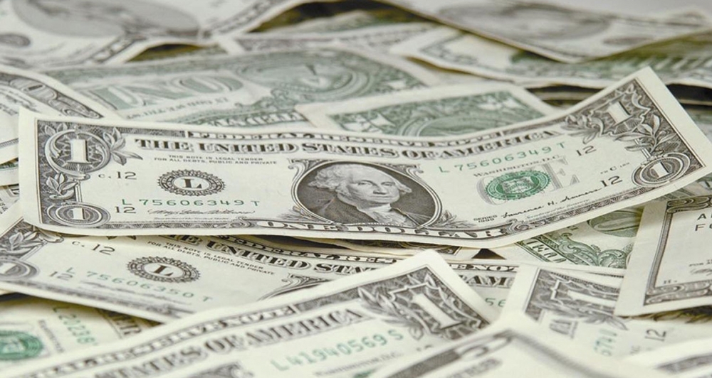 Dolarul american bate pasul pe loc - dolar4-1384861169.jpg