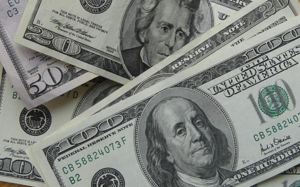 Dolarul american rămâne la 3,24 lei - dolar5-1394541970.jpg