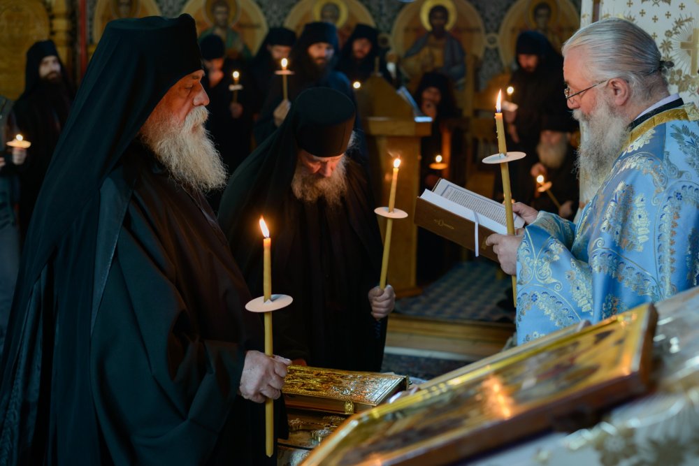 Doliu în Biserica Ortodoxă Română: un călugăr îndrăgit a trecut la cele veșnice - doliu-1685513712.jpg