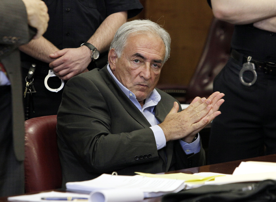 Dominique Strauss-Kahn i-a plătit  cameristei violate 1,5 milioane de dolari - dominiquestrausskahn-1358774289.jpg