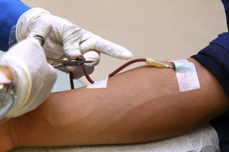 Transfuzia de sânge salvează vieți. De ce este bine să donezi sânge - donator1-1465819203.jpg