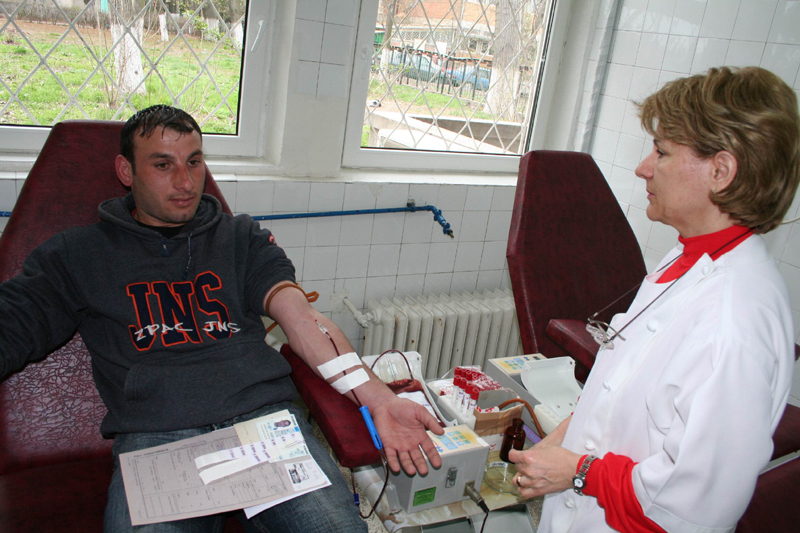 Donatorii de sânge, așteptați la o acțiune  la Comana - donatoriidesange-1429632727.jpg