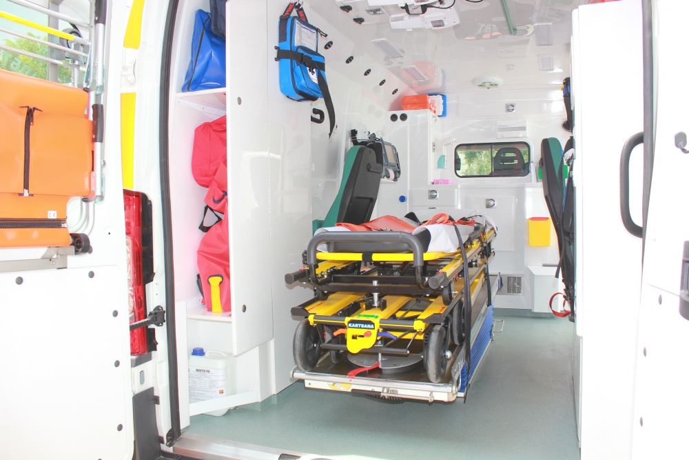 Ambulanță ultraperformantă, la Mangalia - dotareambulanta-1373009705.jpg