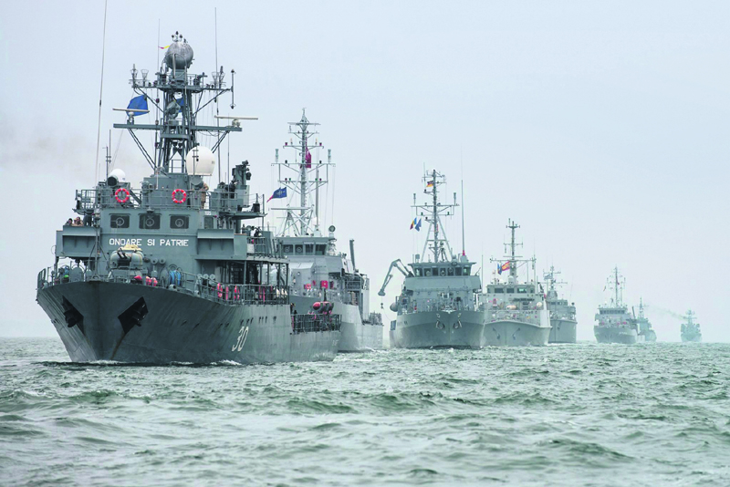 Două nave militare românești intră în gruparea NATO - douanave-1509555912.jpg