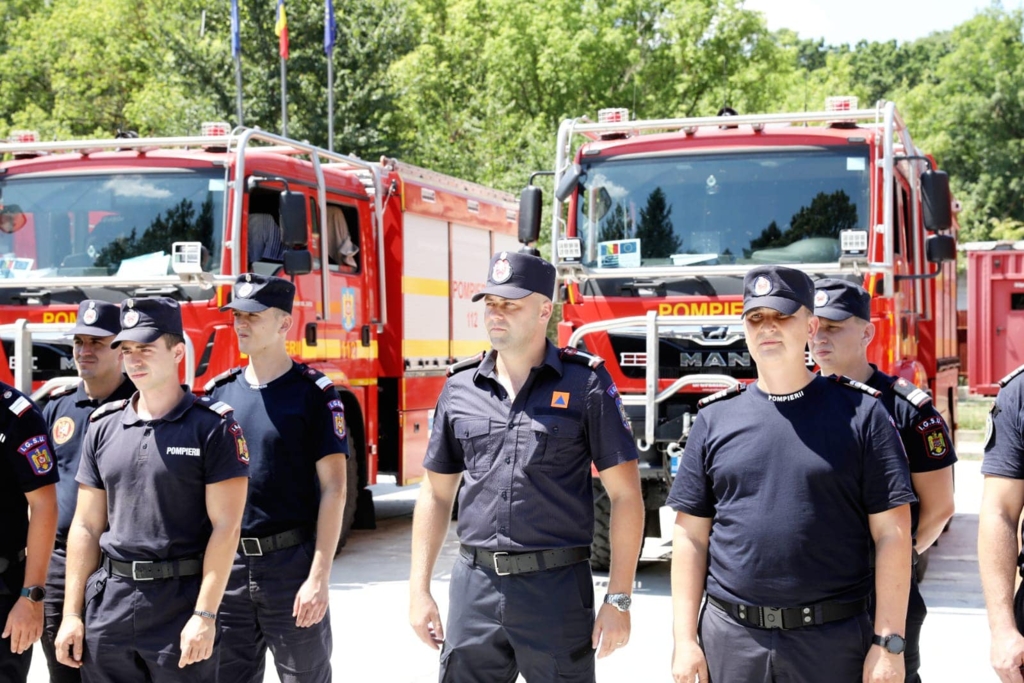 Pompierii români care au acţionat pentru stingerea incendiilor din Rodos au revenit în ţară - download-2-1691166268.jpg
