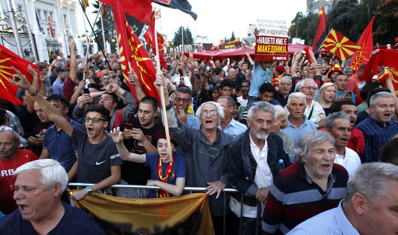 Dreapta naționalistă din Macedonia protestează față de schimbarea numelui țării - dreapta-1528028569.jpg