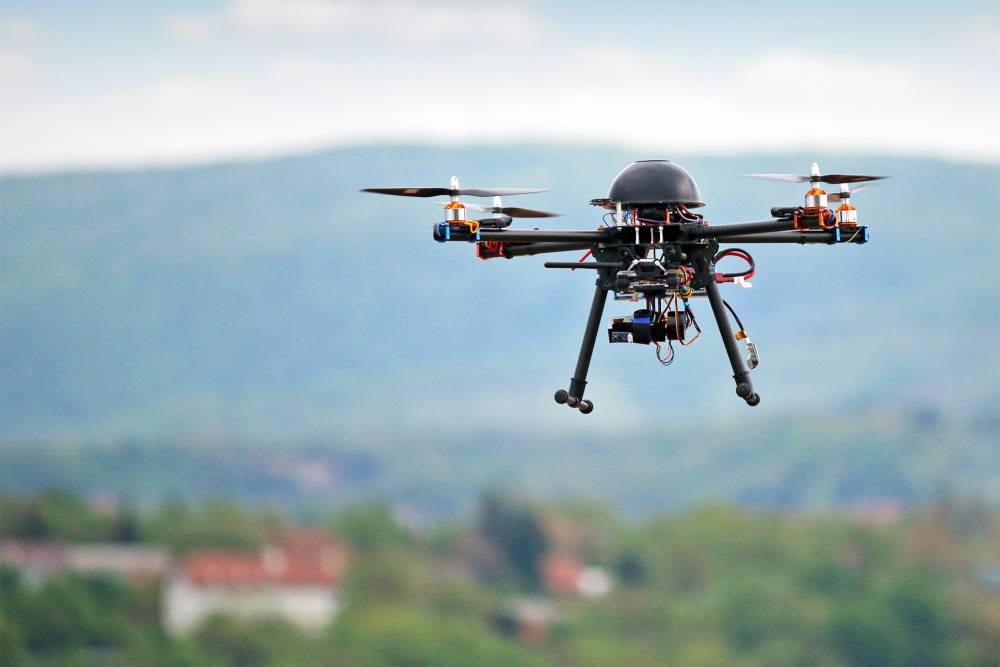 Utilizarea dronelor în orașe, ilegală! Ridicarea de la sol, numai cu permisiune - drone-1466514012.jpg