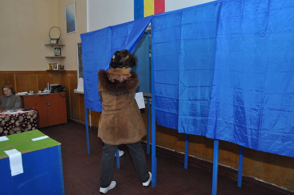 EXIT-POLL, ora 13,00. Cum au votat românii. PONTA conduce detașat - dsc0272-1414938392.jpg
