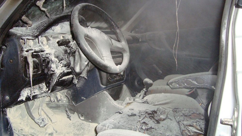 Un Volkswagen Passat a luat foc în stațiunea Mamaia - dsc05035-1336325994.jpg
