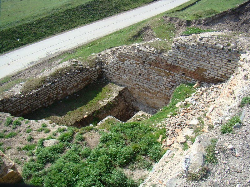 Ziua porților deschise la Cetatea Noviodunum - dsc08270-1318611921.jpg