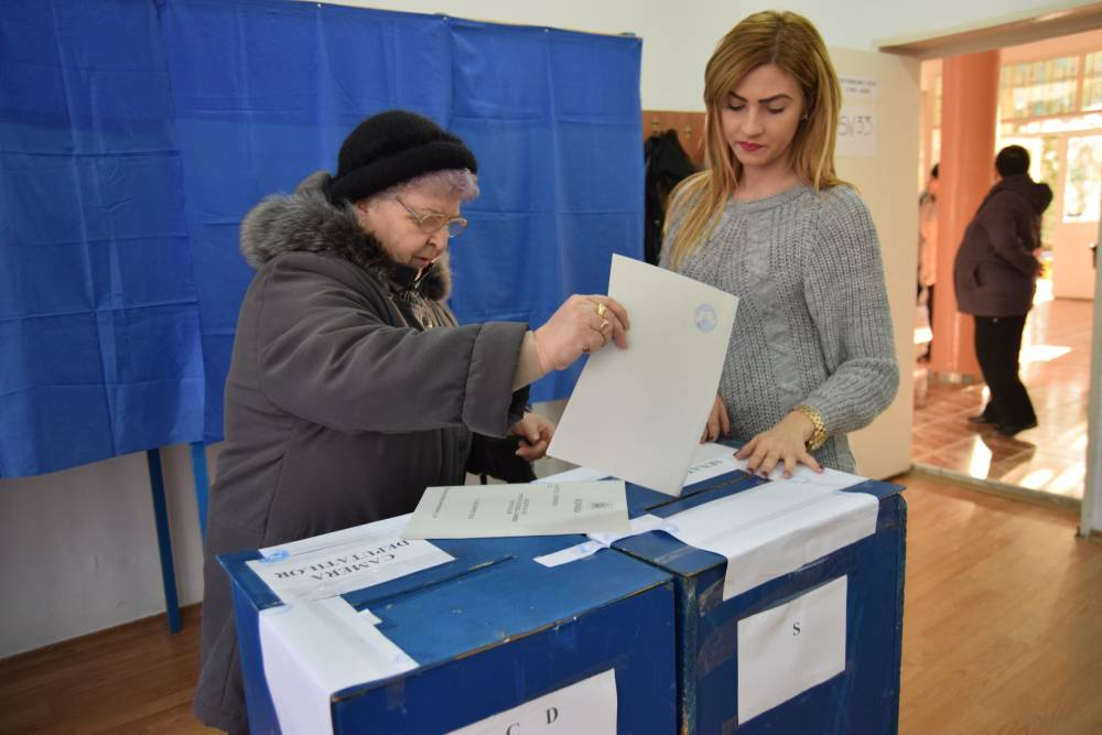 Votare suspendată la o secție din Constanța! Polițiștii fac cercetări - dsc0943-1481458494.jpg