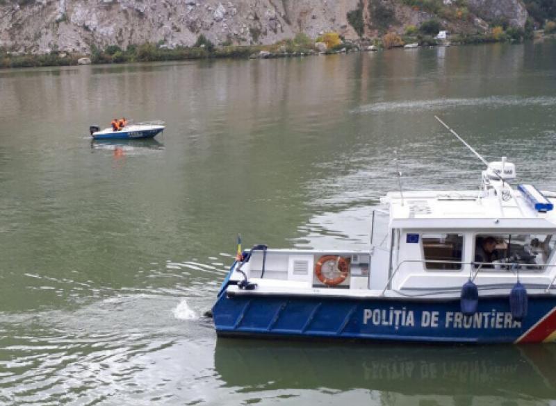 Trupul femeii căzute cu mașina în Dunăre sâmbătă a fost găsit - dunare-1507744840.jpg