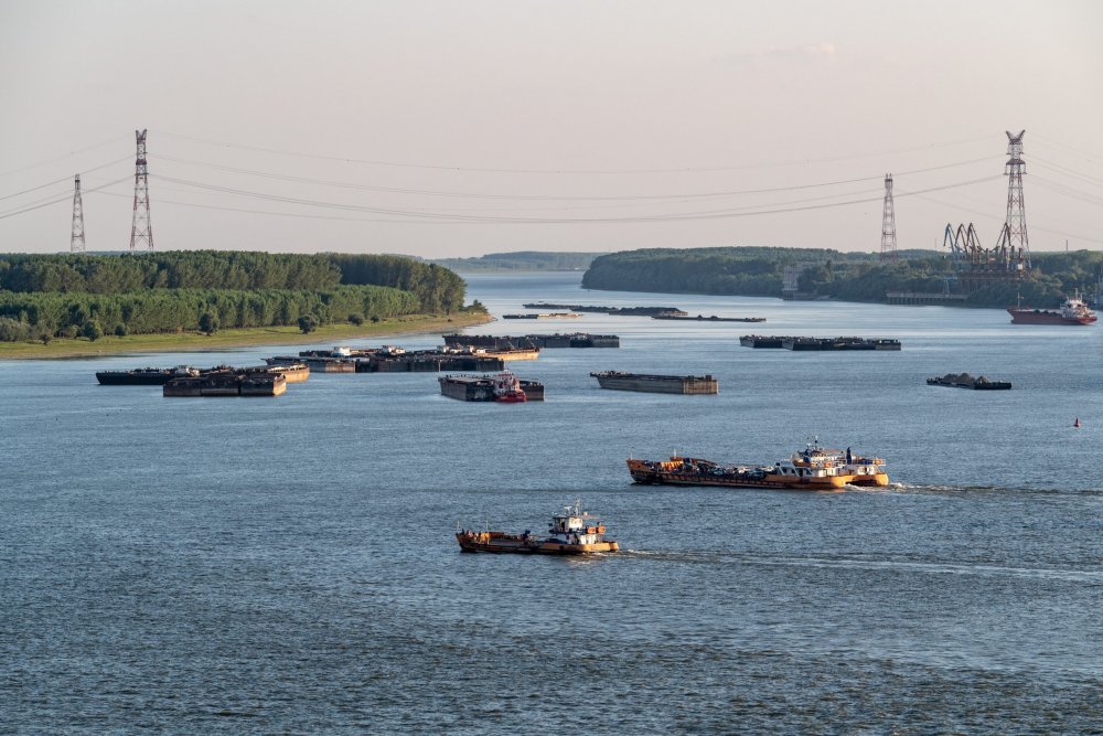 România va autoriza intrarea a 30 de nave din porturile ucrainene de la Dunăre până vineri - dunareascaled-1691070993.jpg