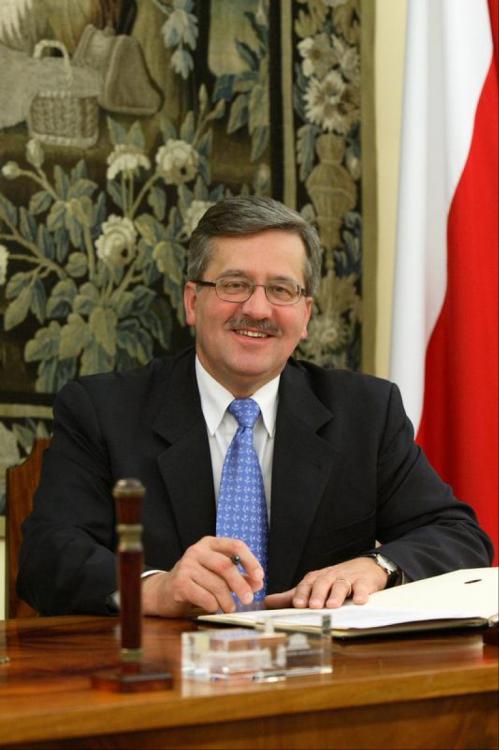 Bronislaw Komorowski a ieșit învingător în alegerile prezidențiale din Polonia - e7bf6e4ddf84caf2865aeeda3b6c6730.jpg