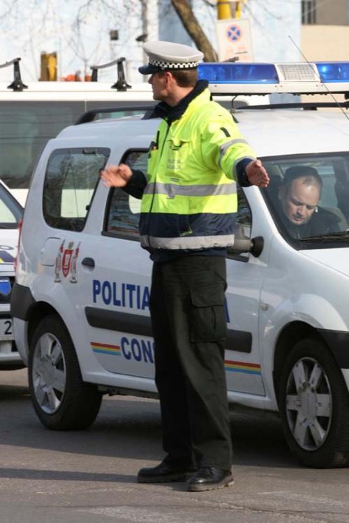 Polițiștii comunitari nu pot da amenzi șoferilor pe drumurile publice - e9db8366ab845f3bbb2a35f02ccb2d49.jpg