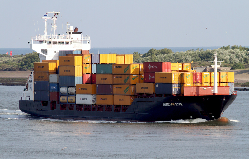 Un portcontainer german a fost eliberat printr-o operațiune în forță a US Navy - eb2af3c11079cf65589c05c5240a1541.jpg