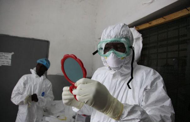 Ebola face victime în Germania! - ebola1465x390-1413276501.jpg