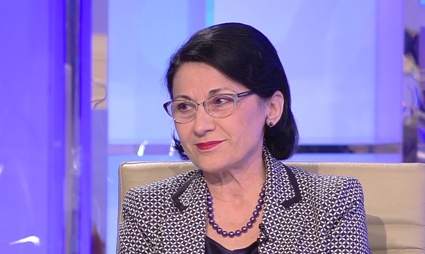 Ministrul Educației, Ecaterina Andronescu: Profesorii vor primi bani înainte de sărbători - eca-1555166701.jpg