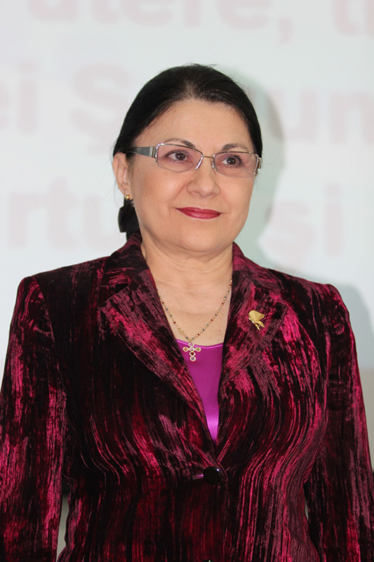 Ecaterina Andronescu, înapoi în fotoliul de ministru al Educației - ecaterinaandronescu7-1340217132.jpg