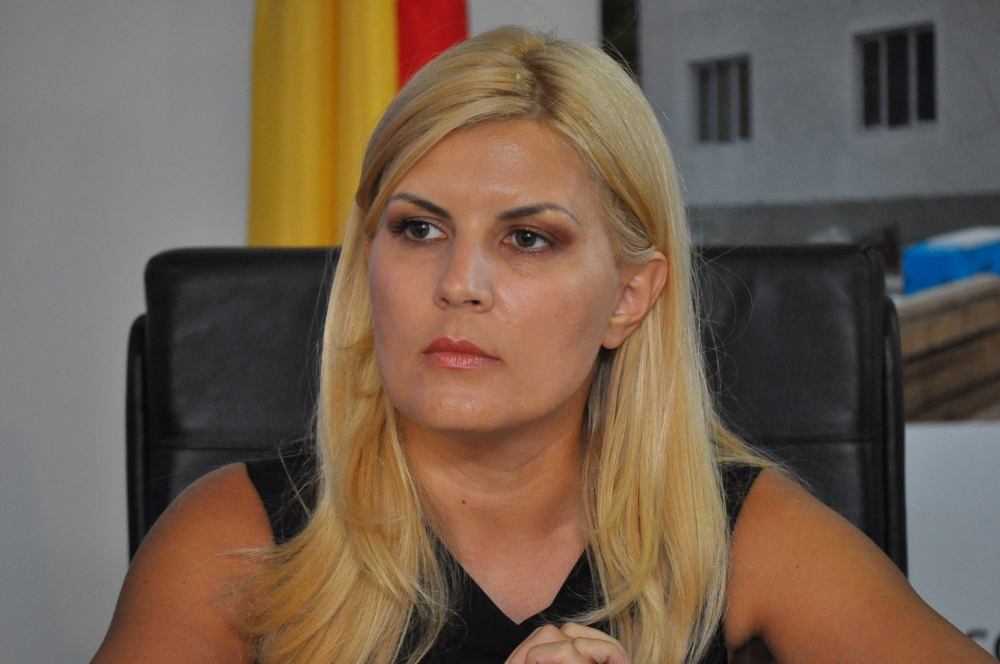 Elena Udrea îi răspunde lui Mazăre - elenaudrea2-1315559257.jpg