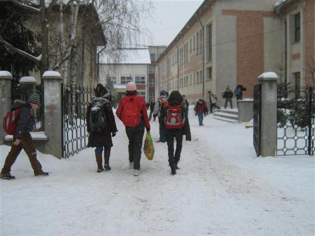 Elevii și preșcolarii intră în vacanța de iarnă. Cursurile reîncep pe 15 ianuarie - elev-1513927466.jpg