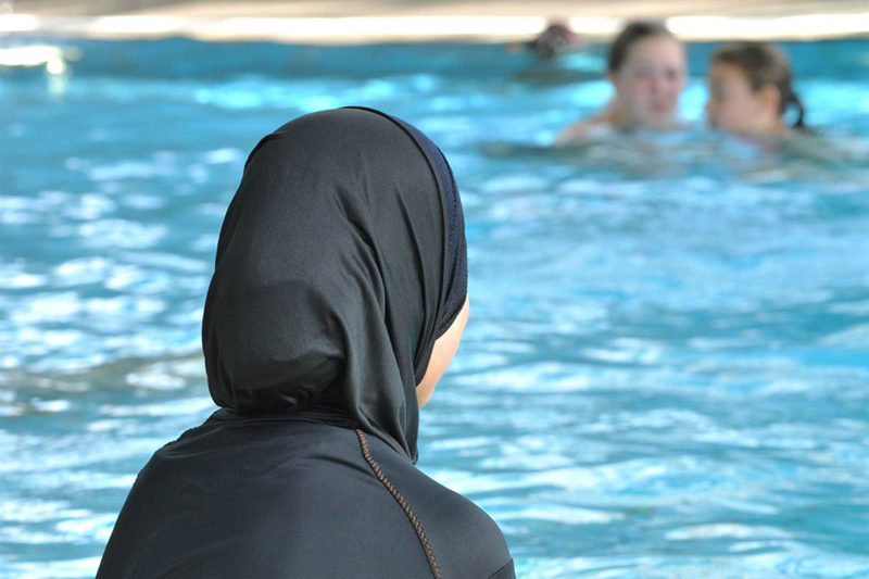 Elevele musulmane din Germania, obligate de Justiție să practice înotul - elevemusulmane-1481202344.jpg