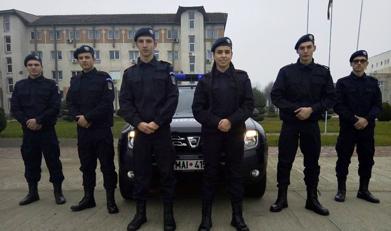 Elevi constănțeni, în practică la Inspectoratul Județean de Jandarmi - elevi-1515433490.jpg
