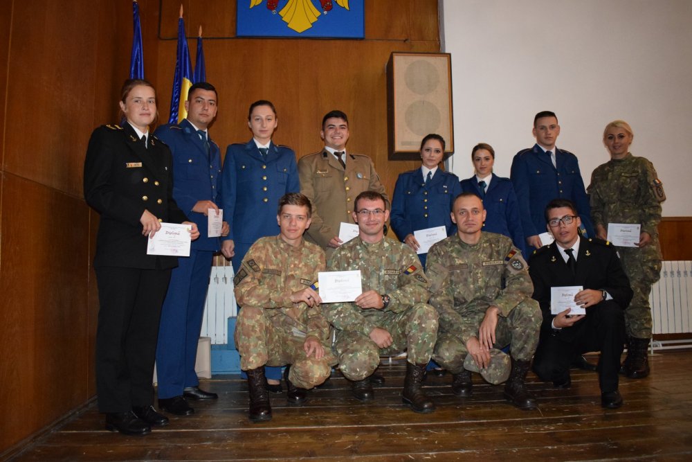 Elevii de la școlile militare, în sesiune de comunicări științifice, la Constanța - eleviidelascolilemilitare-1573508139.jpg