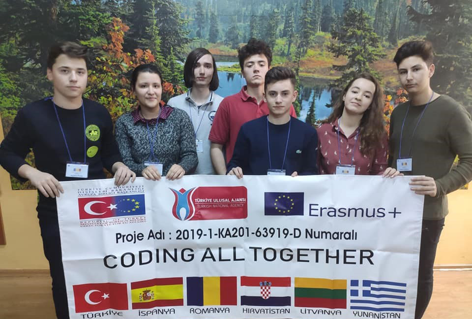 Elevii Liceului „Nicolae Bălcescu” din Medgidia continuă proiectele Erasmus+ - eleviiliceului-1615390667.jpg