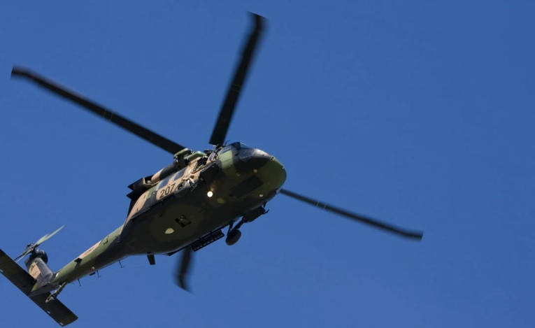 Un elicopter al Inspectoratului General de Aviaţie participă la căutările copilului de doi ani dispărut ieri - elicopter-1710746414.jpg