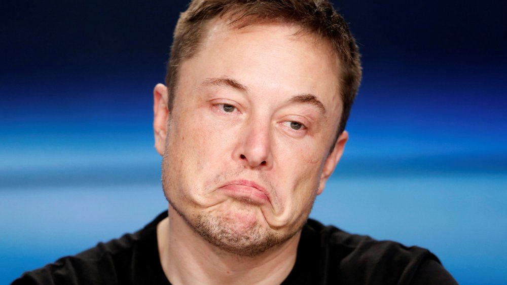 Elon Musk, obligat să demisioneze de la președinția Tesla și să plătească o amendă de 20 de milioane de dolari - elonmuskshrug-1538294092.jpg