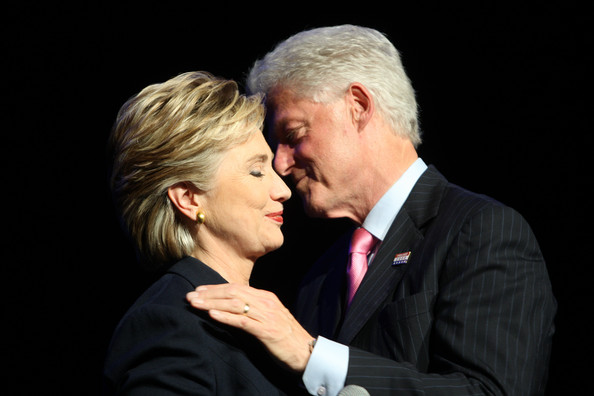 Hillary și Bill Clinton divorțează - eltonhillaryonenightonlyconcerta-1336737917.jpg