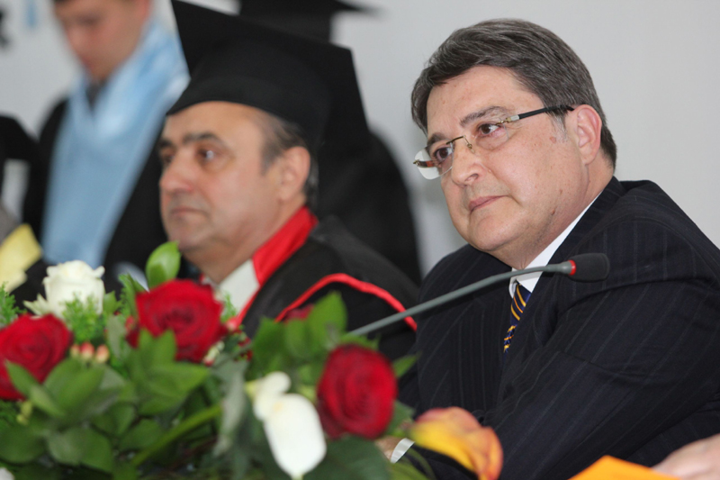 Emil Hurezeanu - Doctor  Honoris Causa  al Universității 
