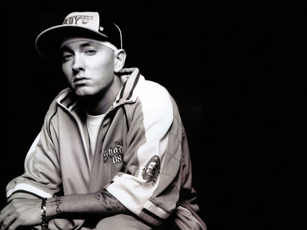 Onorariu record: Eminem a fost plătit cu două milioane de dolari la un festival din Marea Britanie - eminem-1314009367.jpg