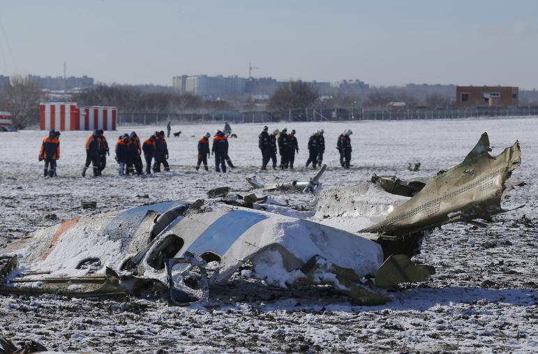 Cutiile negre ale avionului prăbușit în Rusia, grav avariate - emirate-1458496475.jpg