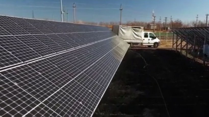 România face tranziţia la energia verde. Numeroase companii vor să investească în parcuri fotovoltaice - energie-1653582817.jpg